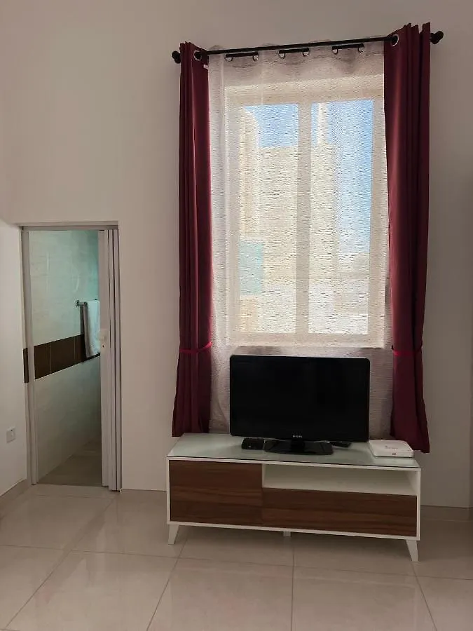 Full Apartment Sliema 0*,  Malta
